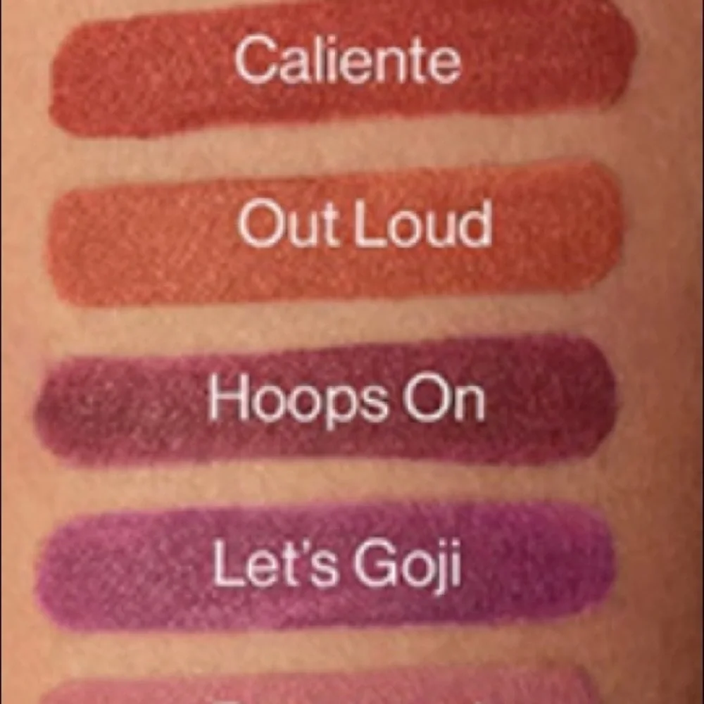long-wearing, transfer-resistant, vegan lipstick,  teardrop-shaped tip